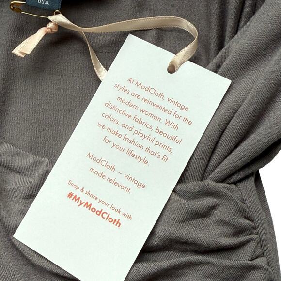NWT Modcloth Slicker Than Your Average Jumpsuit Gray Size XXS Adjustable Straps - Picture 8 of 9